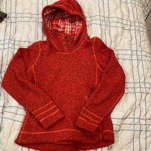 The north face crestant sweater x2